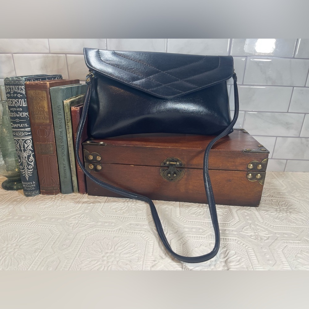 JOHN HORT Royal Dark Blue VINTAGE Retro Leather Shoulder Purse Judy Award Canada